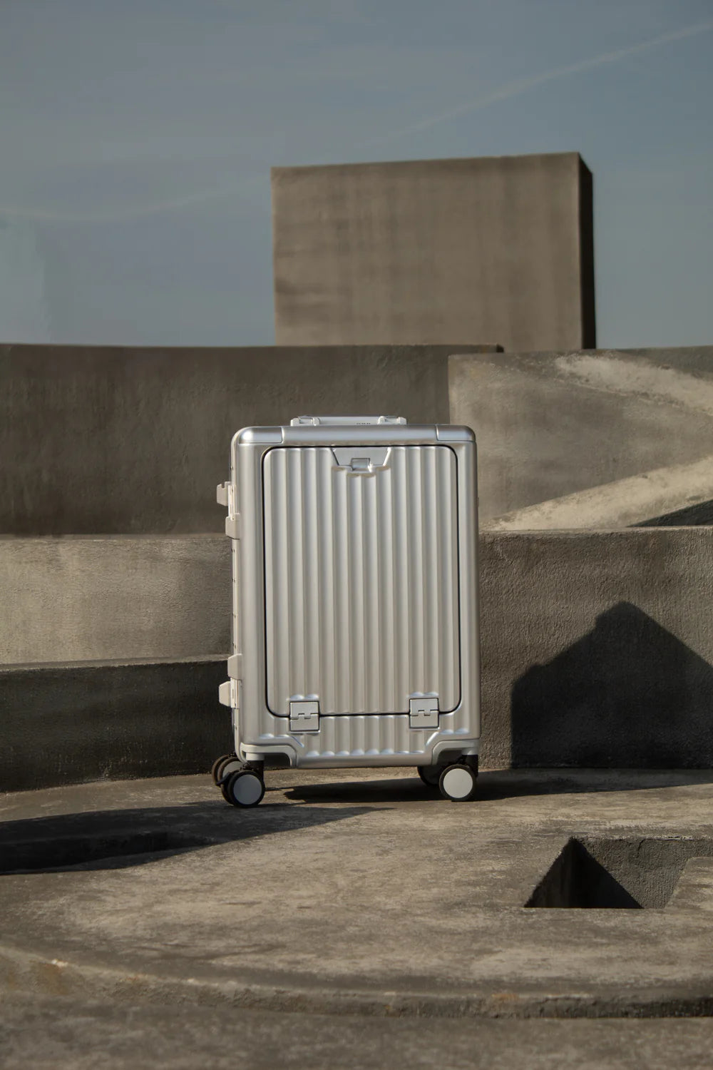 TECH Silver – Maleta de Cabina con Cargador USB/USB-C